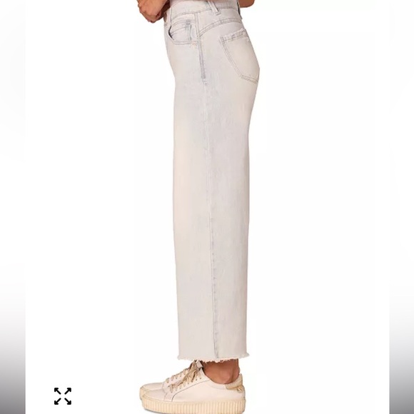 NWT Democracy
Women's "Ab" Solution Skyrise Frayed-Hem Wide-Leg Boyfriend Jeans - Picture 3 of 15